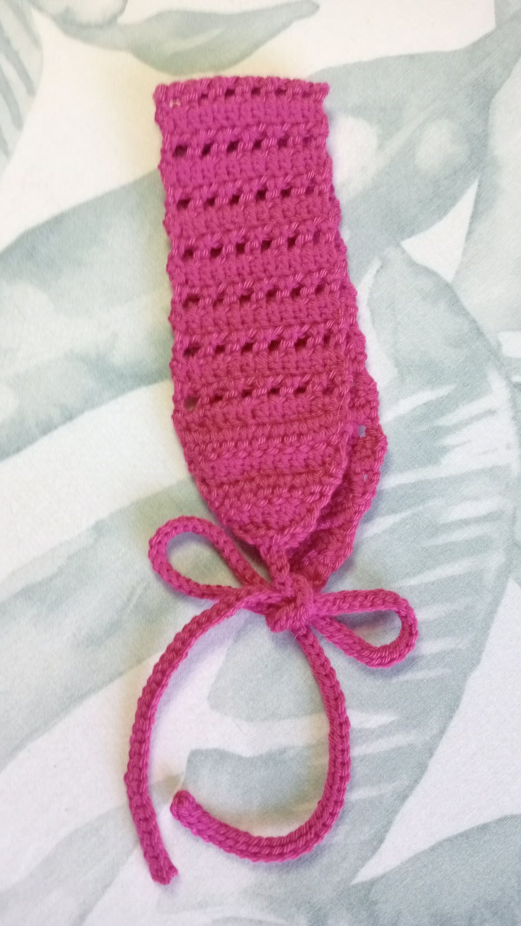 Diadema a crochet con cordón para atar. Cinta para el pelo.