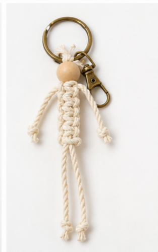 Llavero Niño Macramé, Colgante bolso, Madera y Macramé, Accesorio decorativo Boho.