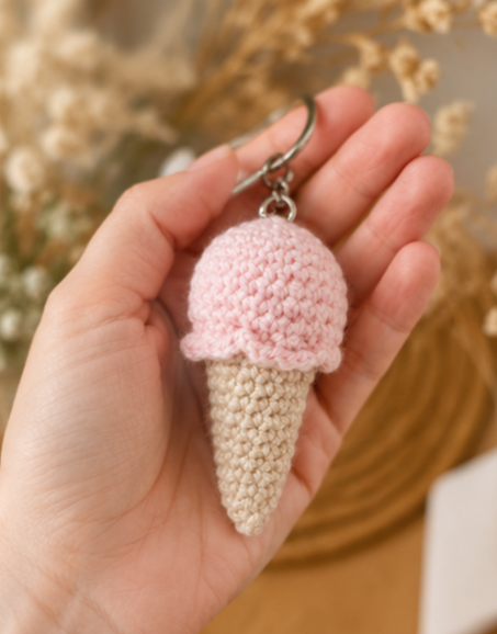 Llavero a Crochet, Colgante Helado de Fresa