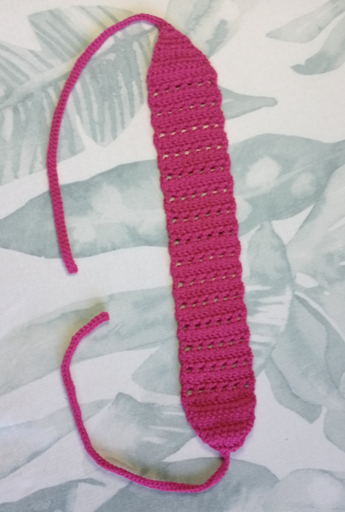 Diadema a crochet con cordón para atar. Cinta para el pelo.